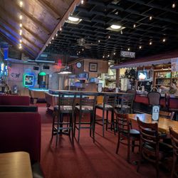Golden West Restaraunt & Lounge