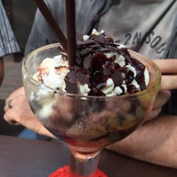 Rosis Eiscafe - Schwarz-Weiß