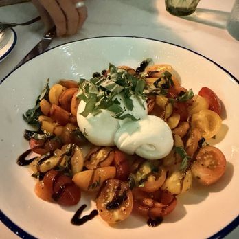 Pazza Notte - Caprese Classica - Pizza Near Me - Sacramento, California Pazza Notte - Caprese Classica - Pizza Near Me - Sacramento, California