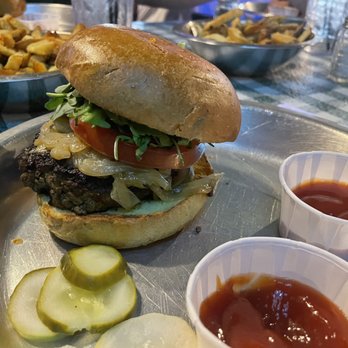 Rodeo Goat - The Frank Burger, sautéed onions, fresh tomato slice, arugula and pickles! - Bars Near Me - Fort Worth, Texas Rodeo Goat - The Frank Burger, sautéed onions, fresh tomato slice, arugula and pickles! - Bars Near Me - Fort Worth, Texas