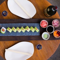 Sushi n Raw - Sushi N' Raw Bar - rolls