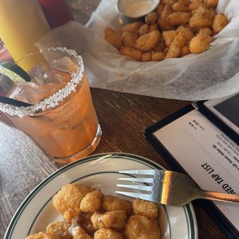 The Old Fashioned - Famous cheese curds - American Near Me - Madison, Wisconsin The Old Fashioned - Famous cheese curds - American Near Me - Madison, Wisconsin