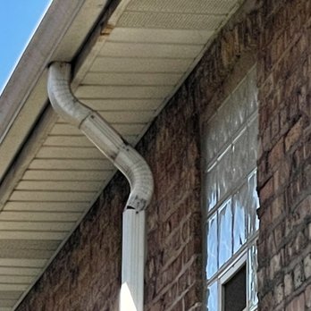 Pango Inspections - Disconnected downspout - Home Inspectors Near Me