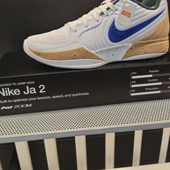 Nike Chicago - Morant's - Shoe Stores Near Me - Chicago, Illinois Nike Chicago - Morant's - Shoe Stores Near Me - Chicago, Illinois