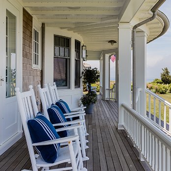 Hutker Architects - Oak Bluffs, MA. Photo by Michael J Lee - Architects Near Me - Vineyard Haven, Massachusetts