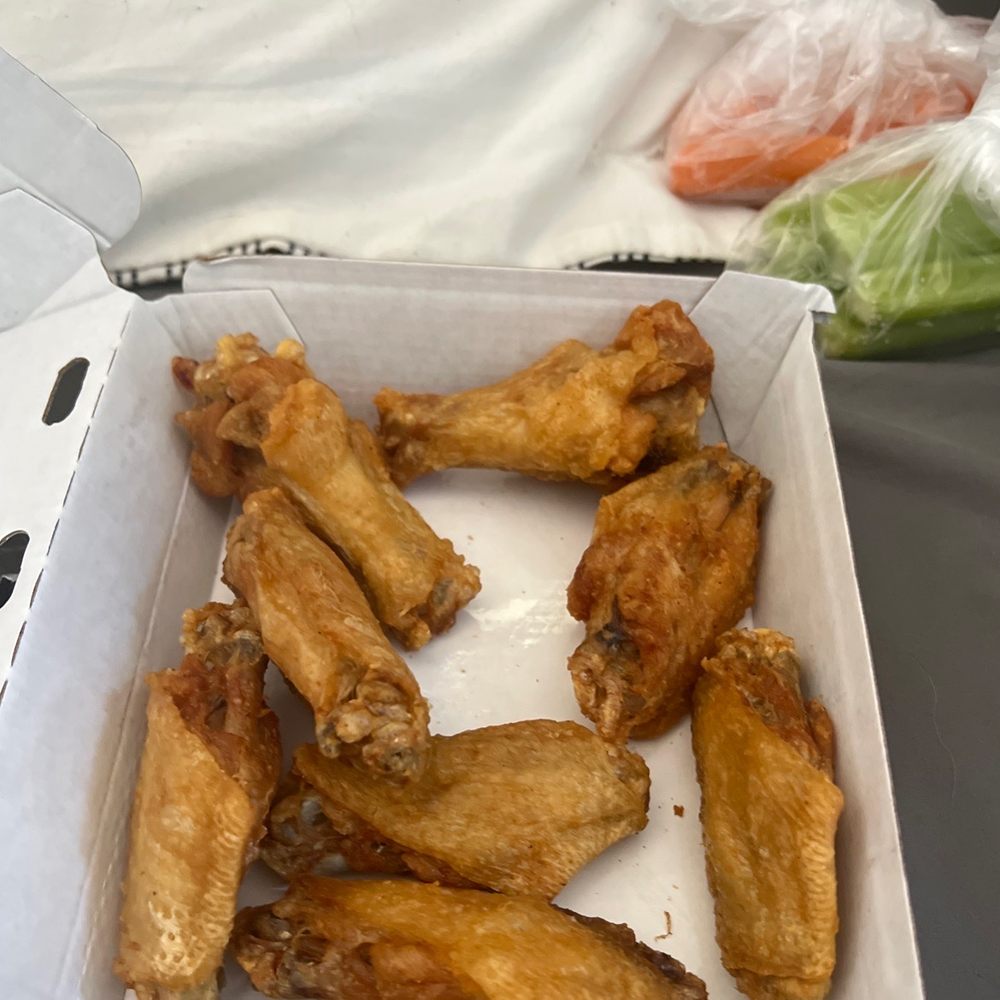 BUFFALO WILD WINGS ‘GO’ 10 Reviews 6910A Santa Fe Ave, Huntington