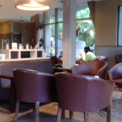 Starbucks - Nada mejor para un dia de lluvia desyunar en Starbucks