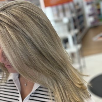 Ulta Beauty - Cosmetics & Beauty Supply Near Me - Newport Beach, California