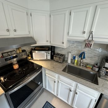 HomePlus Cleaning - My kitchen after the clean - Office Cleaning Near Me - Tyngsboro, Massachusetts