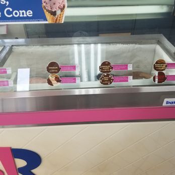 Baskin Robbins - Ice cream case #1 - Ice Cream & Frozen Yogurt Near Me - Dothan, Alabama