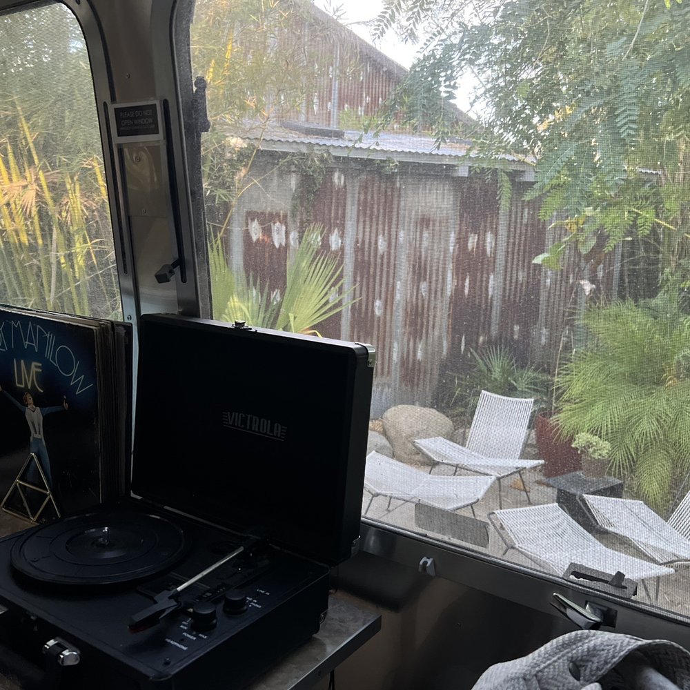 Caravan Outpost - Personal sitting area and community washroom - Hotels Near Me - Ojai, California