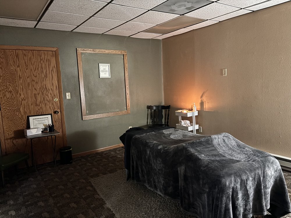 Pristine Massage Logo