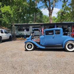 Bimboz Saloon