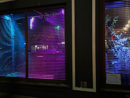 Zanzi Oakland by null