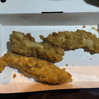 Jollibee - Lol, just got my chicken tenders? First time and never again. Super liit nmn nkakahiya sa lalagyan - Fast Food Near Me - Vallejo, California