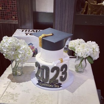 GhilaDolci Bakery - 2023 Graduation Cake. Carrot Cake on top and Chocolate on the bottom. - Desserts Near Me - Bakersfield, California GhilaDolci Bakery - 2023 Graduation Cake. Carrot Cake on top and Chocolate on the bottom. - Desserts Near Me - Bakersfield, California