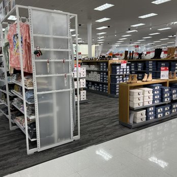 Target - Department Stores Near Me - Schaumburg, Illinois