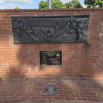 Rosie the Riveter Park - Parks Near Me - Long Beach, California