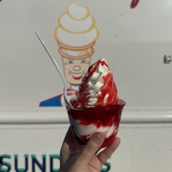 Mister Softee NorCal - Strawberry sundae - Ice Cream & Frozen Yogurt Near Me Mister Softee NorCal - Strawberry sundae - Ice Cream & Frozen Yogurt Near Me