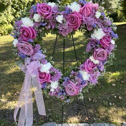 Flowers from Hannah - Beautiful Memorial Heart Wreath.