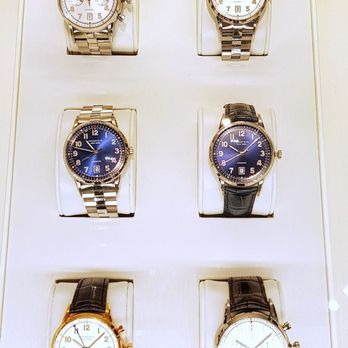 Tiffany & Co - Jewelry Near Me - Oak Brook, Illinois