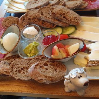 Rooster Café - Frühstücksplatte - Cafes Near Me - Hamburg, HH