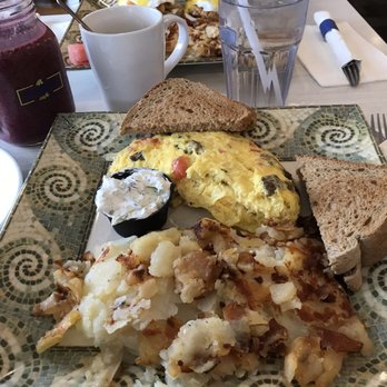 Yianni's Cafe - Gyro omelet with whole wheat toast and home fries and banan berry smoothie - Breakfast & Brunch Near Me - Brigantine, New Jersey