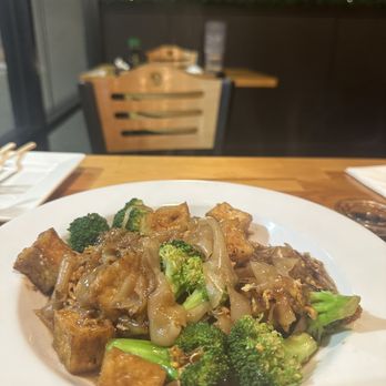 Jasmine Hana - Pad See Ew - Thai Near Me - San Pedro, California Jasmine Hana - Pad See Ew - Thai Near Me - San Pedro, California