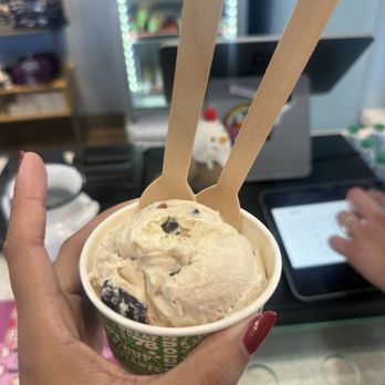 Ben & Jerry’s - Cherry Garcia single scoop - Ice Cream & Frozen Yogurt Near Me - Palm Springs, California