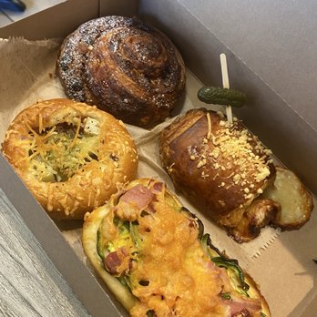 Le Hérisson - Espresso croissant, pastrami and cheese, jalapeño bread, chefs special (ham and pesto). - Cafes Near Me - Simi Valley, California Le Hérisson - Espresso croissant, pastrami and cheese, jalapeño bread, chefs special (ham and pesto). - Cafes Near Me - Simi Valley, California