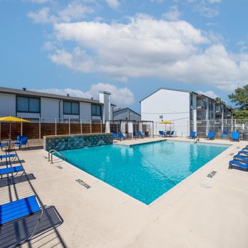 The Stella - Crystal Clear Swimming Pool - Apartments Near Me - Irving, Texas The Stella - Crystal Clear Swimming Pool - Apartments Near Me - Irving, Texas