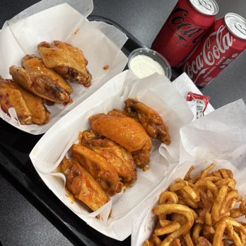 Hot Wings Paradise - Sweet chili and buffalo hot wings and curly fries. - Chicken Wings Near Me - Glendale, California Hot Wings Paradise - Sweet chili and buffalo hot wings and curly fries. - Chicken Wings Near Me - Glendale, California