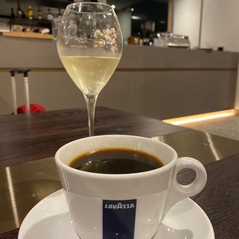 American Express Lounge - Airport Lounges Near Me - Tullamarine, VIC American Express Lounge - Airport Lounges Near Me - Tullamarine, VIC