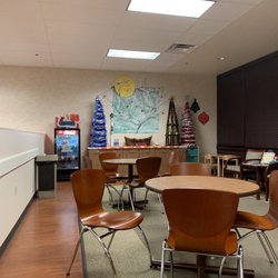 Carter BloodCare - Recovering area with snacks and drinks