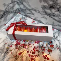 KT's Kitchen - Box of 6 Macarons