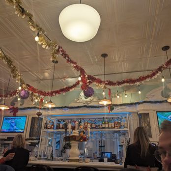 Harvest Kitchen - Cute interior decorations for Christmas! - New American Near Me - New York, New York Harvest Kitchen - Cute interior decorations for Christmas! - New American Near Me - New York, New York