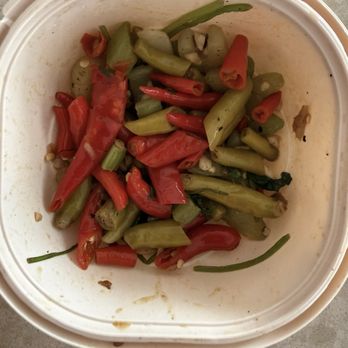 Tigawok - The amount of chili's in the spicy beef - great if you're a super spice fiend! Not so great if you like medium/hot spice. - Chinese Near Me - Irvine, California