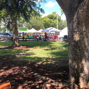 Harvey's BBQ Kitchen - Coral Reef Farmer's Market - Barbeque Near Me - Miami, Florida