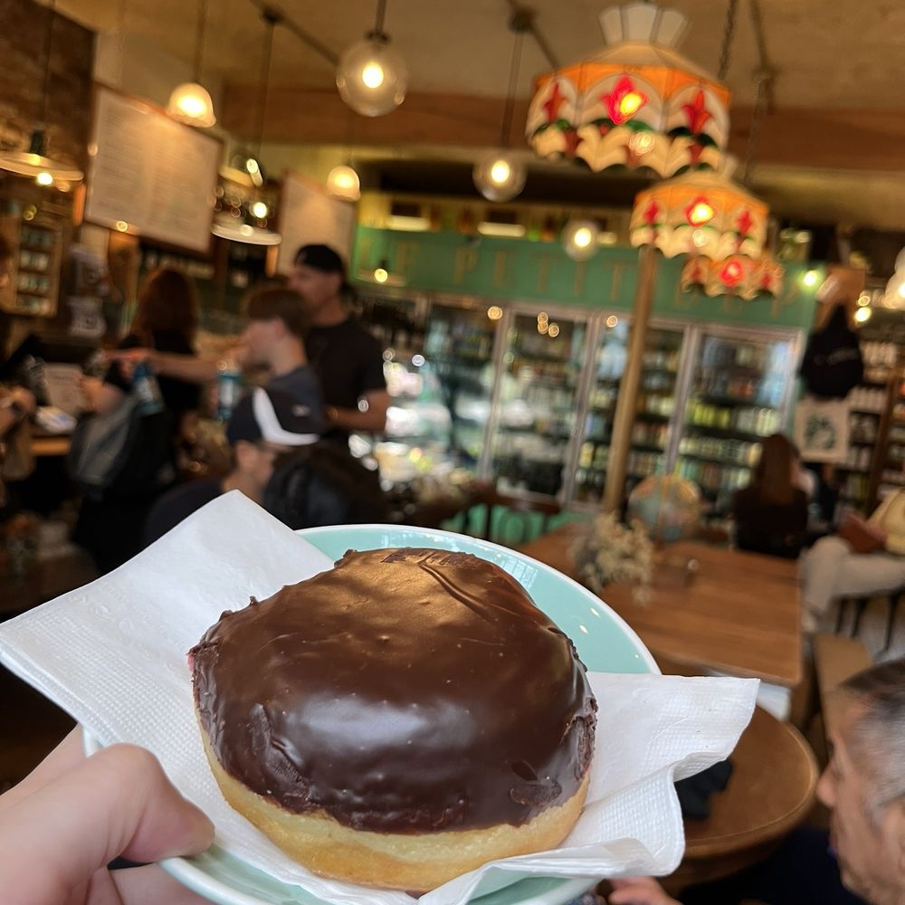 Le Petit Dep - Boston Creme @LePetitDep (Montreal) - Coffee & Tea Near Me - Montreal, Quebec