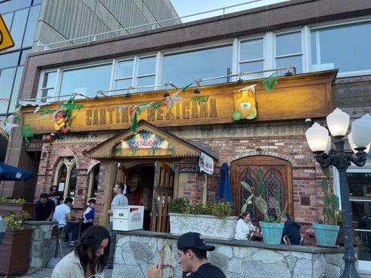 Cantina Mexicana by null