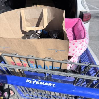PetSmart - Cart with dog beds - Pet Training Near Me - Lake Elsinore, California