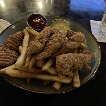 Coal Harbour Bar - Chicken strips with fries - Lounges Near Me - Vancouver, British Columbia