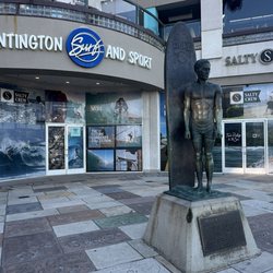 Duke Kahanamoku Statue