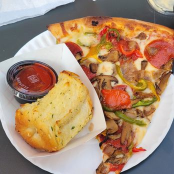 Palace Pizza - Pizza Near Me - Lakeland, Florida