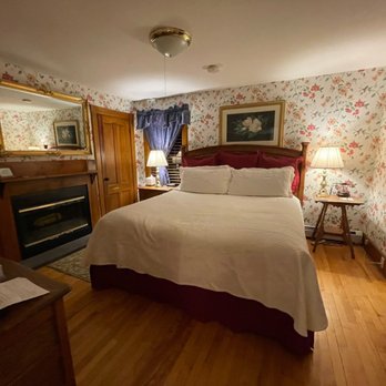 Inn at Ellis River - Paradise Falls Bedroom - Hotels Near Me - Jackson, New Hampshire