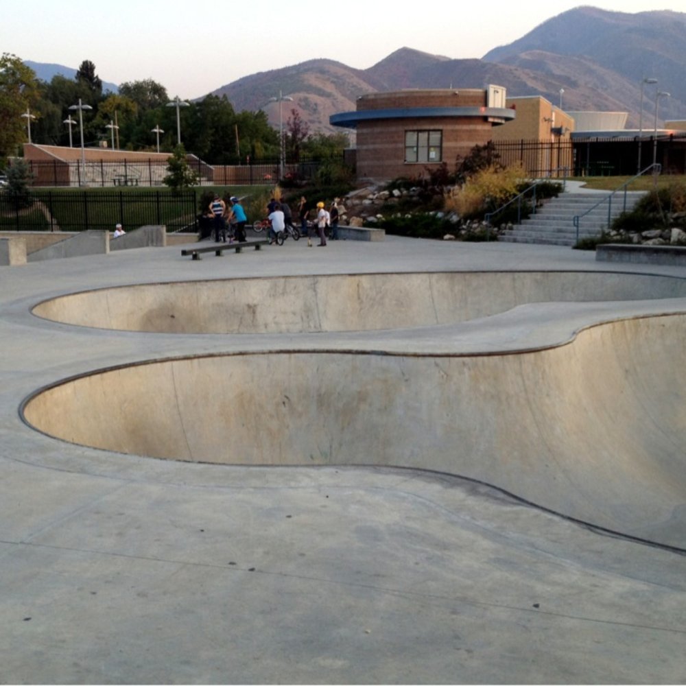 Payson Skate Park - Thankfully, the kidney bowl is easily claimed for skating. - Skate Parks Near Me - Payson, Utah