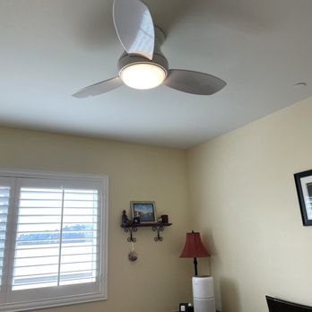Santiago's Construction - Ceiling fan installed in primary bedroom - General Contractors Near Me Santiago's Construction - Ceiling fan installed in primary bedroom - General Contractors Near Me