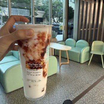 SunTea - Coconut strawberries cloud - Bubble Tea Near Me - Los Angeles, California