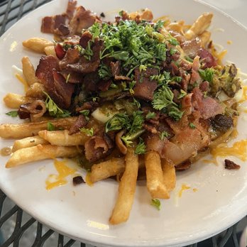 Quarter Celtic Brewpub - Poutine with green chili and bacon - Brewpubs Near Me - Albuquerque, New Mexico