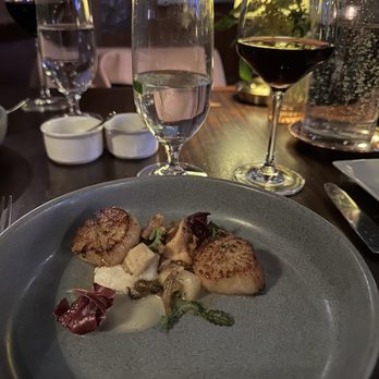 Gracie's - Georges Bank Sea Scallops - New American Near Me - Providence, Rhode Island